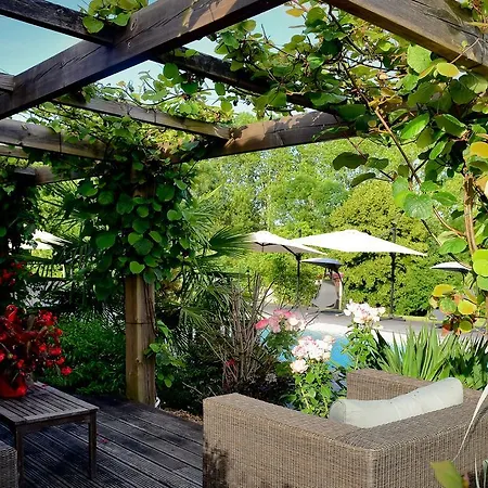 La Grange Aux Peintres Bed and Breakfast *